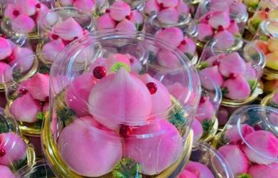Bánh bao đào tiên “đổ bộ” chợ mạng trước Rằm tháng Giêng